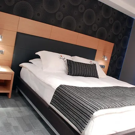 Met Hotel-2